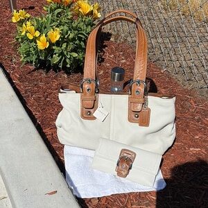 COACH White SoHo Saddle leather Purse w/matching wallet, NWT.